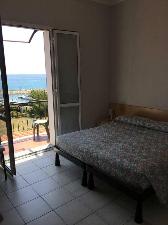 Hotel Baia Dei Gabbiani San Lorenzo al Mare Exterior foto