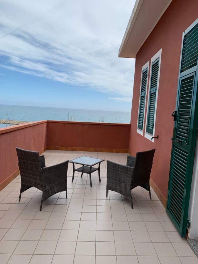 Hotel Baia Dei Gabbiani San Lorenzo al Mare Exterior foto
